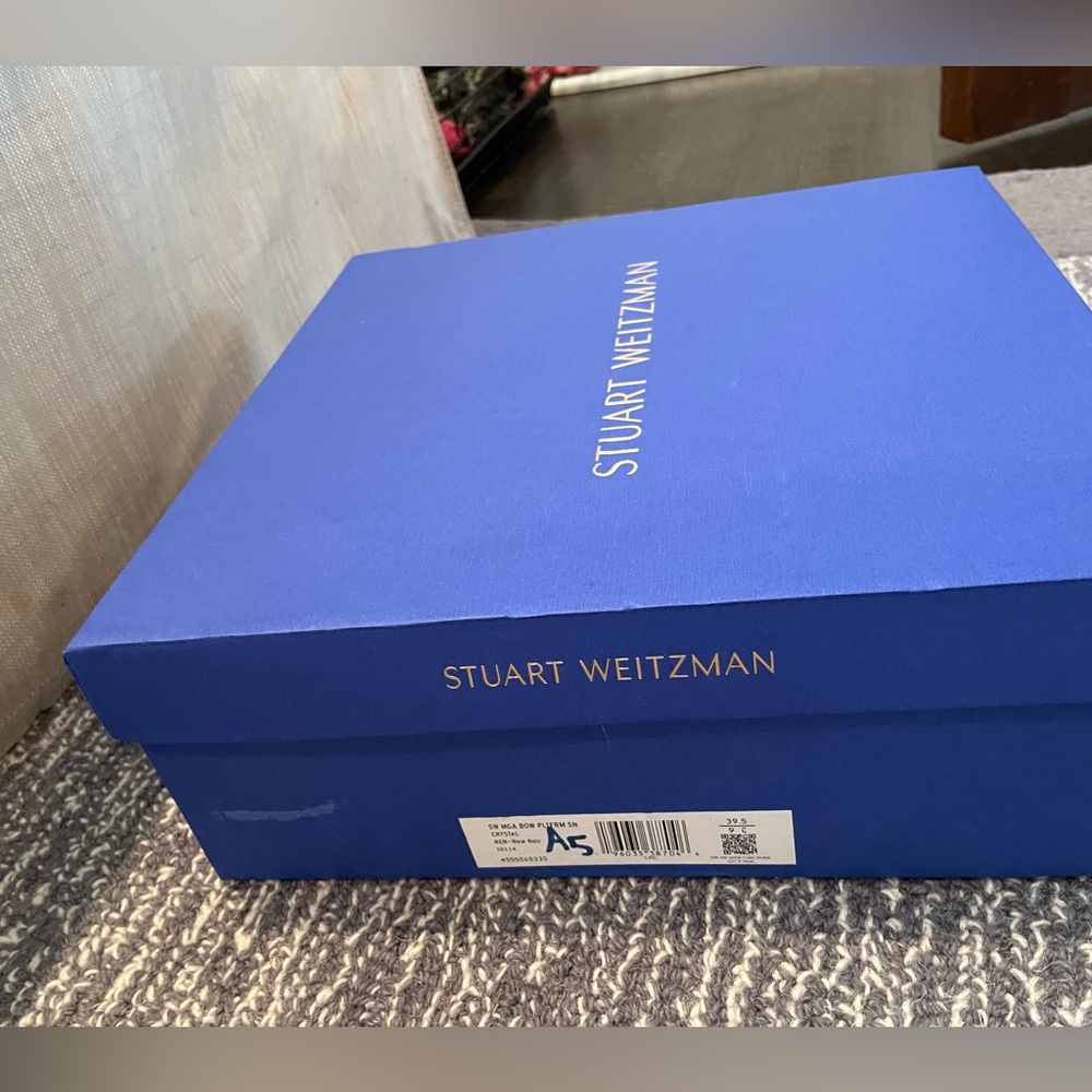 Stuart Weitzman Box - Picture 2 of 4